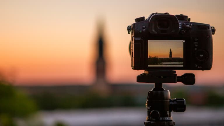 HOW TO MAKE A TIME LAPSE VIDEO