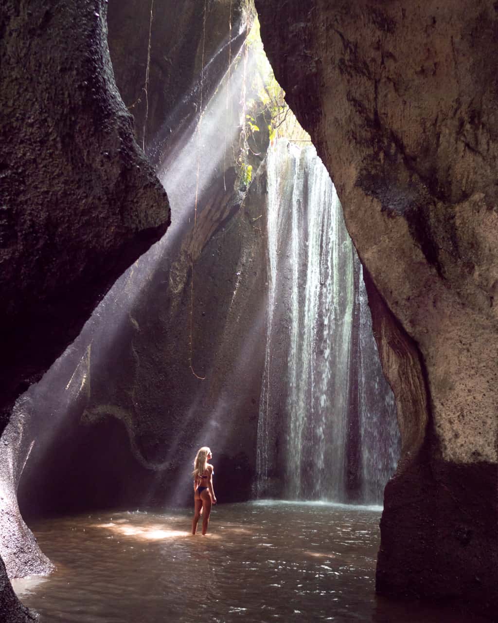 tukad-cepung-waterfall-bali-lightray-blog-Ilse