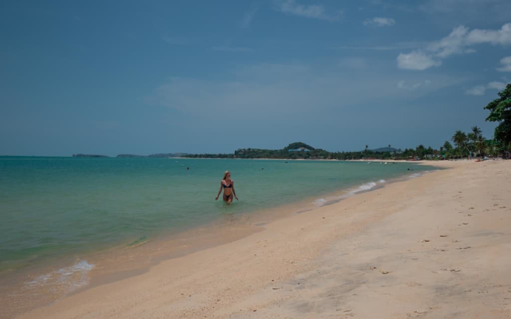 Maenam-beach-Koh-Samui