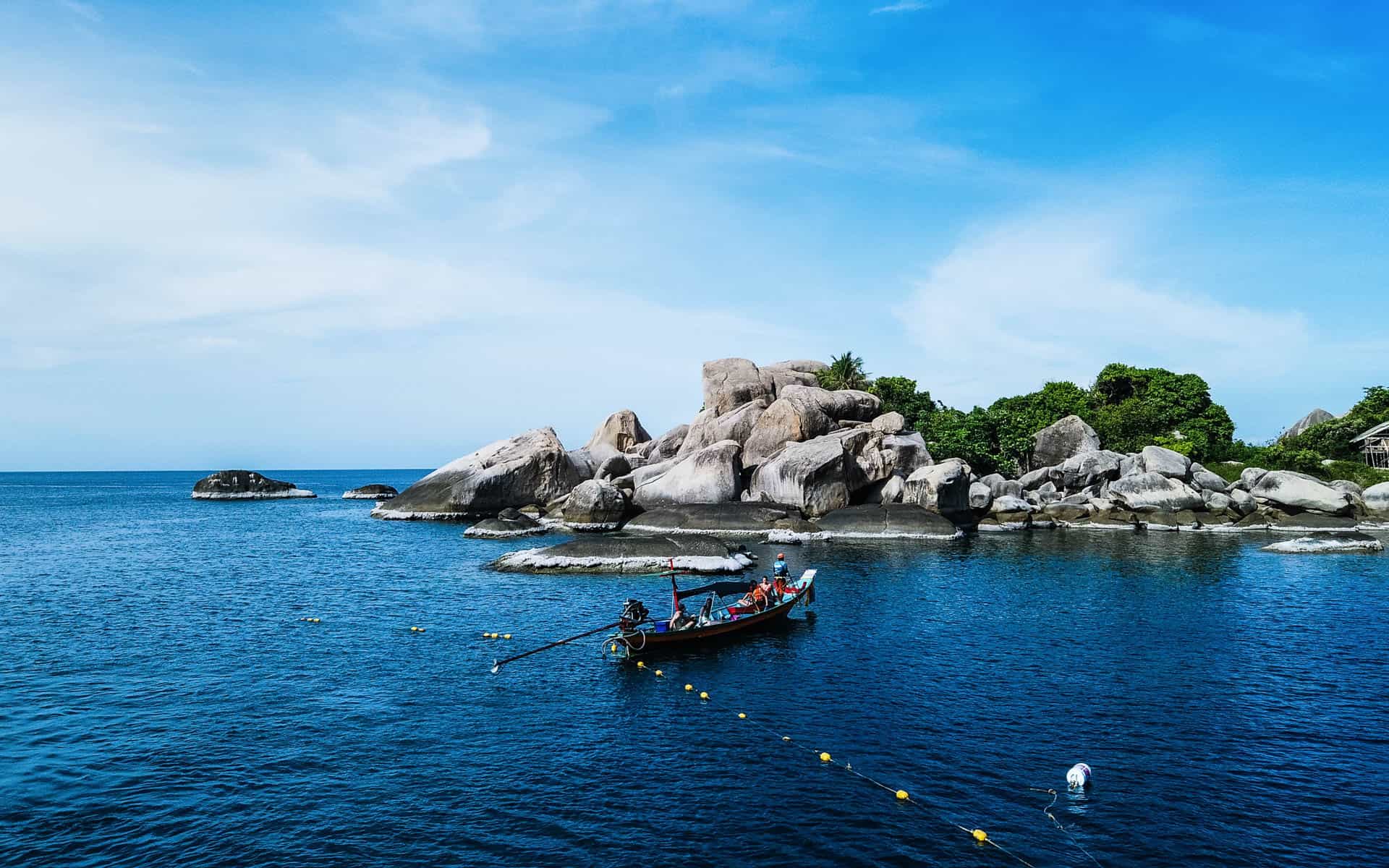 Koh-Nang-Yuan-island-boat