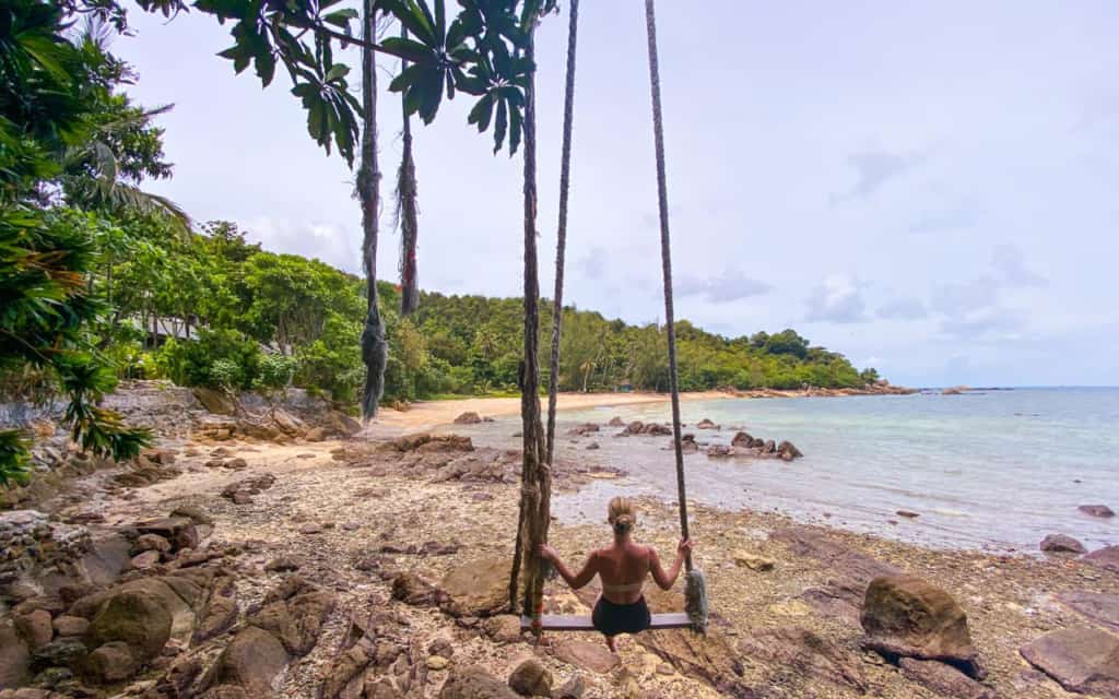 secret-beach-swing