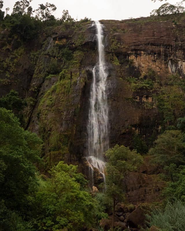 Diyaluma-falls-sri-lanka-closeup