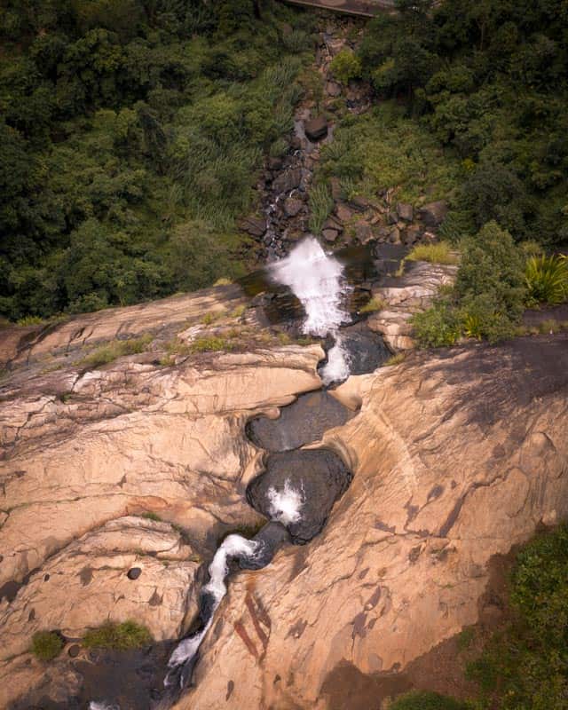 Diyaluma-falls-sri-lanka-pool