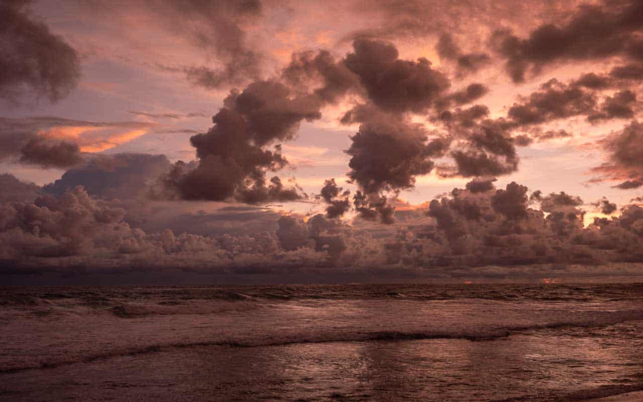 sunset-dalawella-beach-sri-lanka
