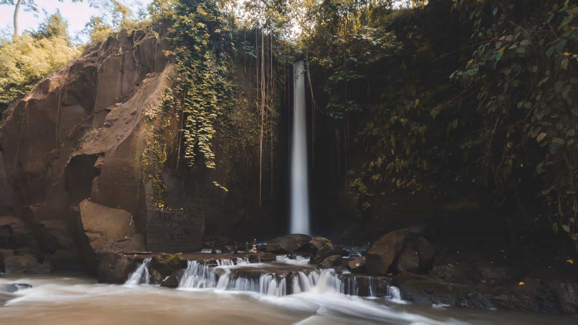 sumampan-waterfall-bali