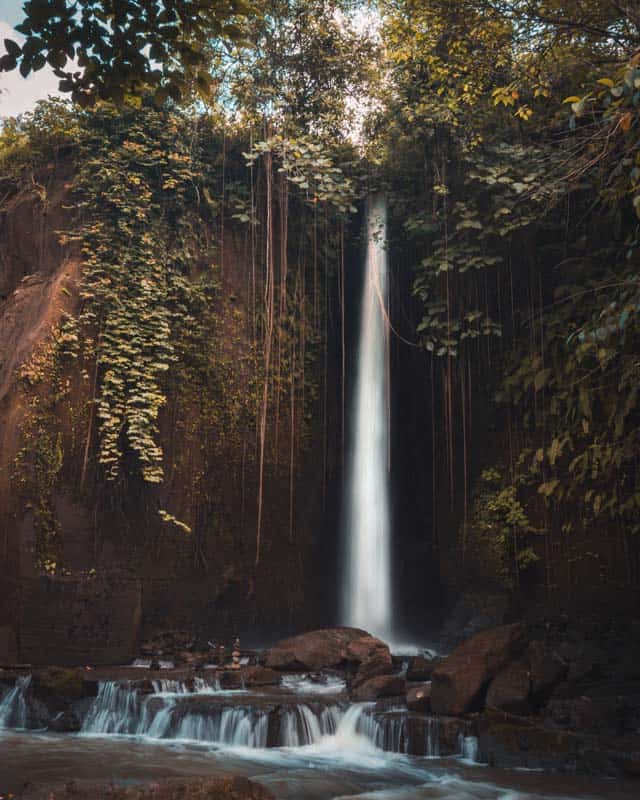 sumampan-waterfall-digitaltravelcouple