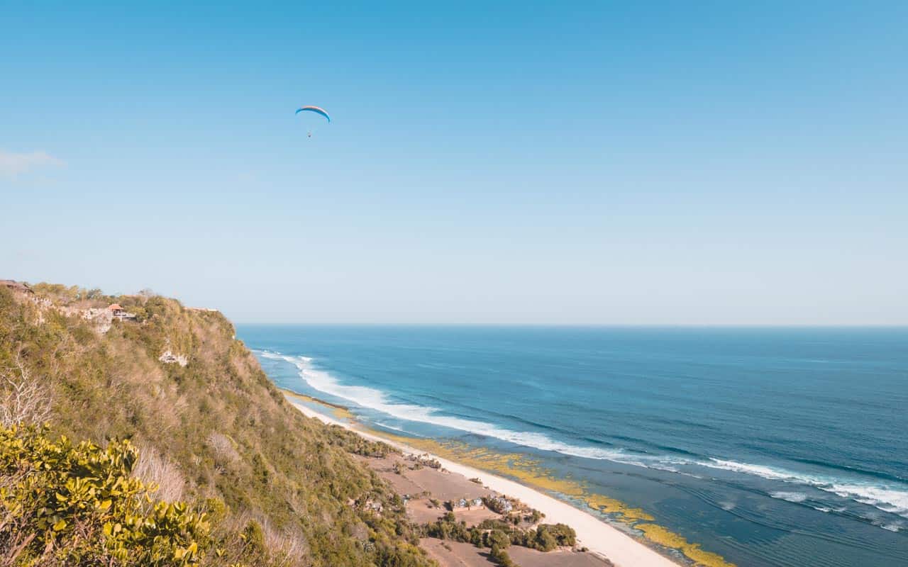 nyang-nyang-beach-paragliding