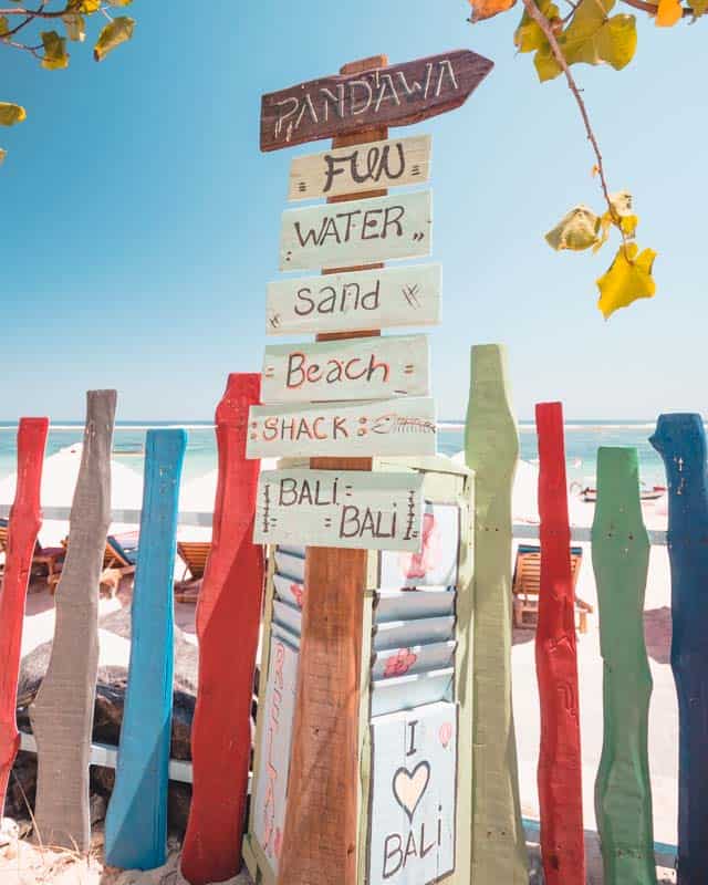 pandawa-beach-signs