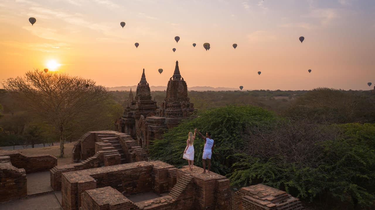 bagan-temple-pagoda-sunrise-balloons-drone