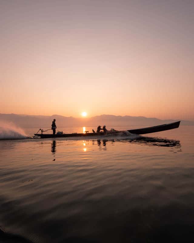 boat-sunrise-myanmar