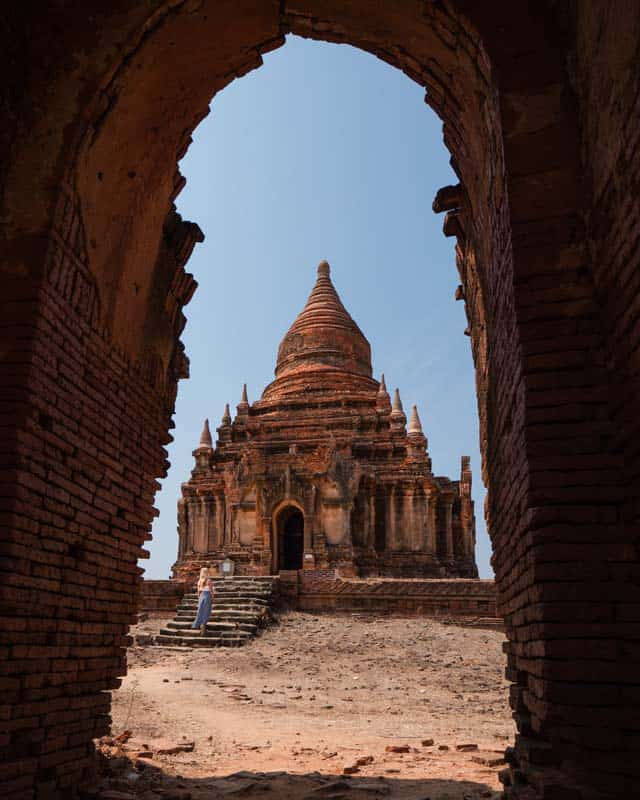 le-put-kan-pagoda-bagan-myanmar