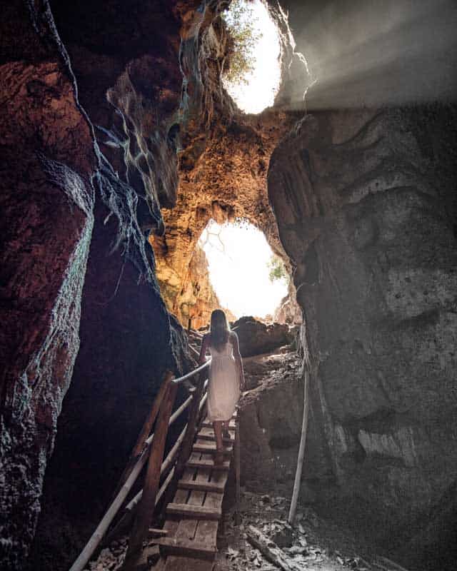 bat-cave-lombok-lightray-stairs