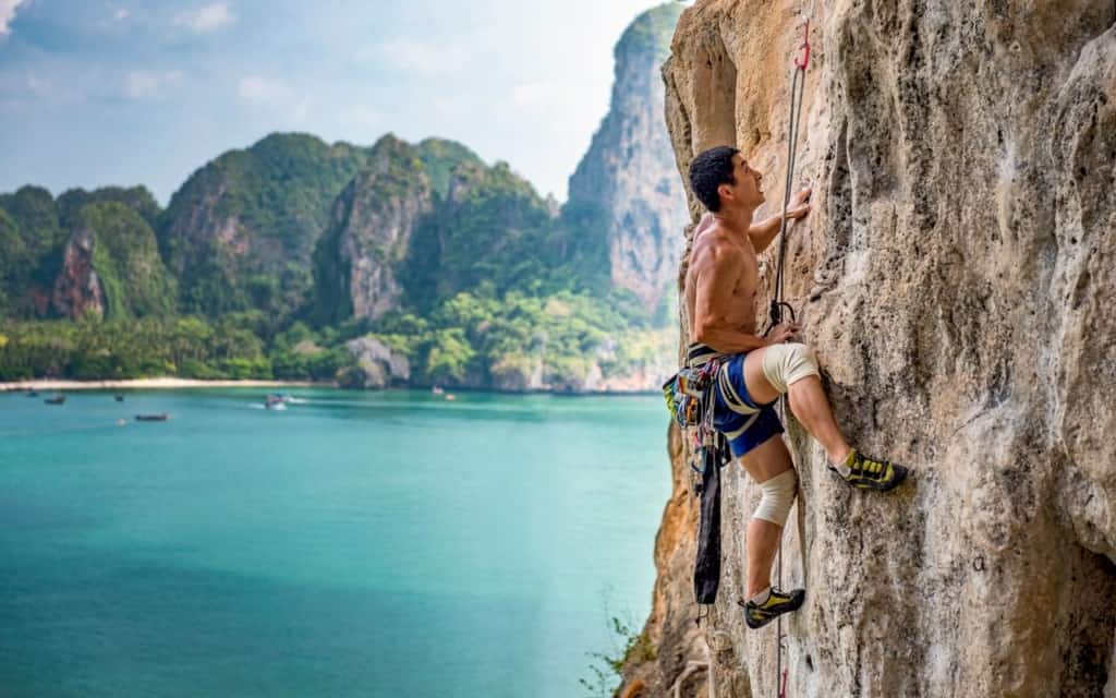 tonsai-beach-rock-climbing