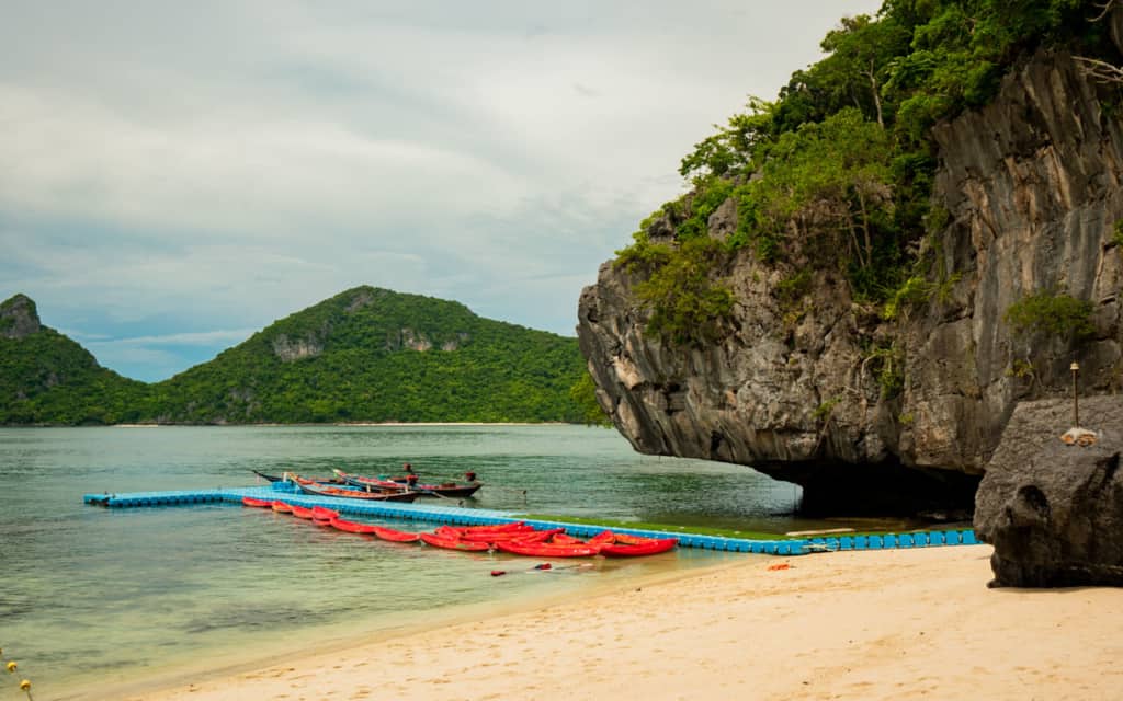 ang-thong-marine-park-beach-kayaks