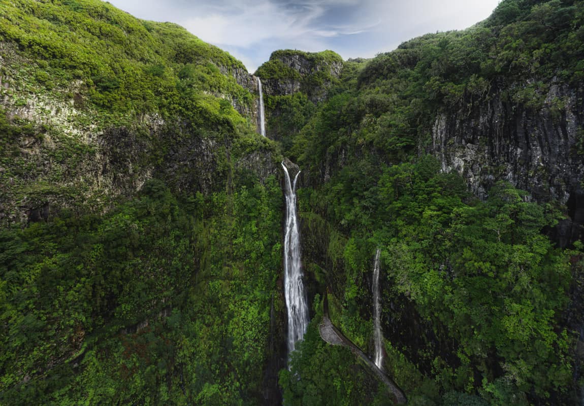 risco-waterfall-lagoa-do-vento-drone