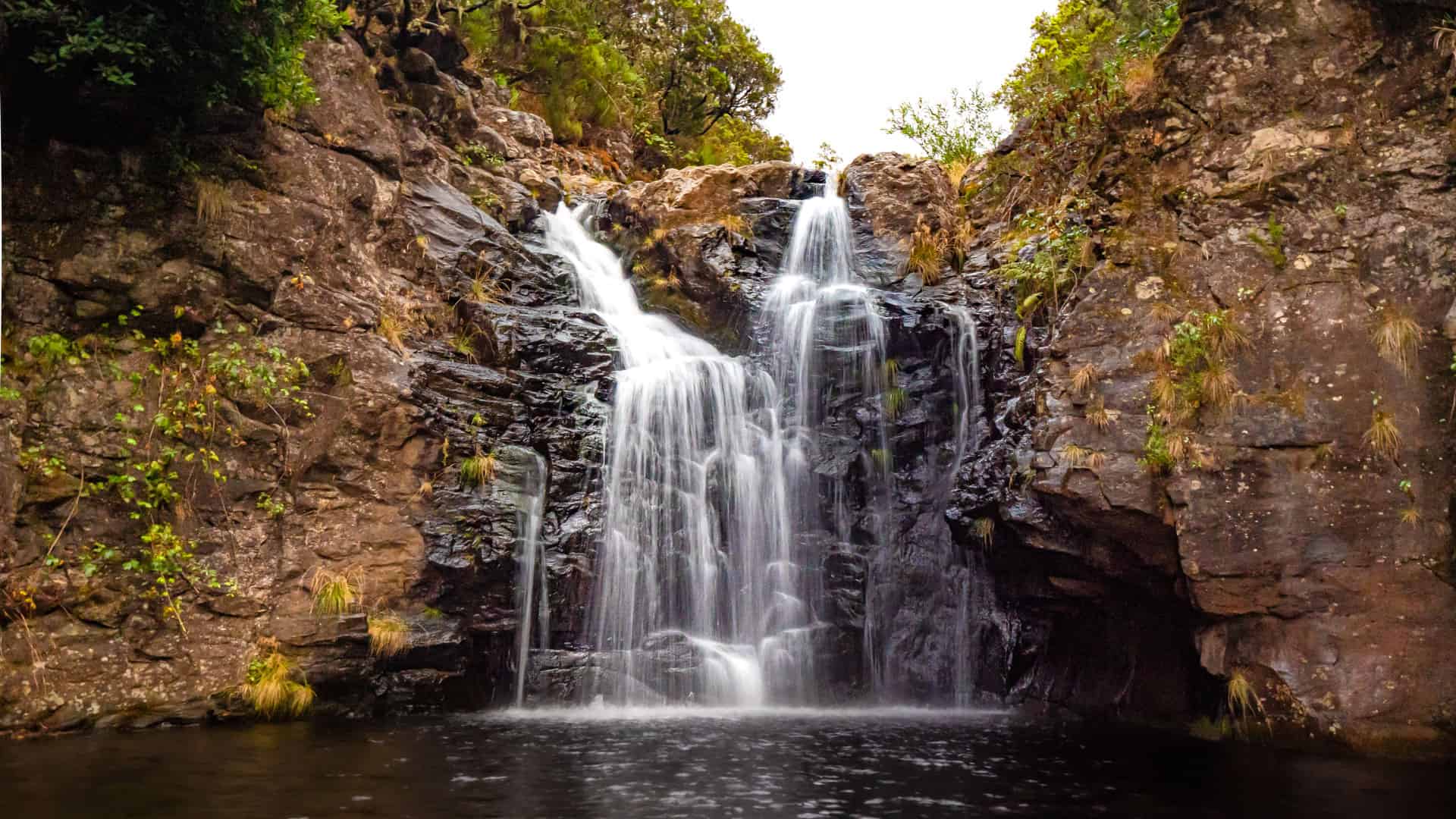 levada-do-alecrim-waterfall-slider