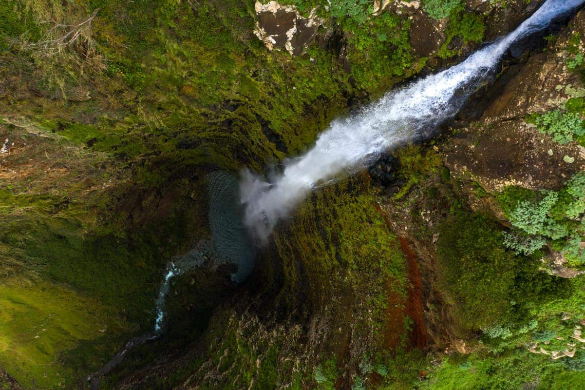 garganta-funda-waterfall-topdown-drone
