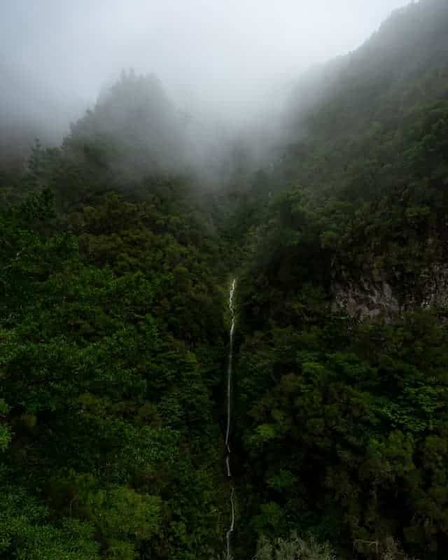 waterfall-foggy-mountain
