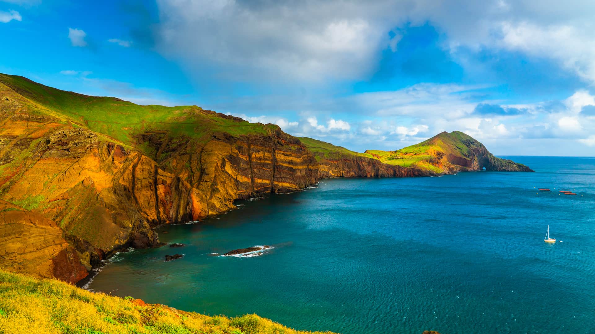 ponta-de-são-lourenço-coastal-view