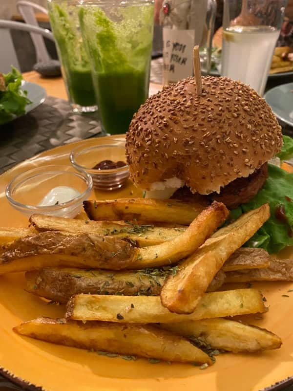mundo-vegan-funchal-burger