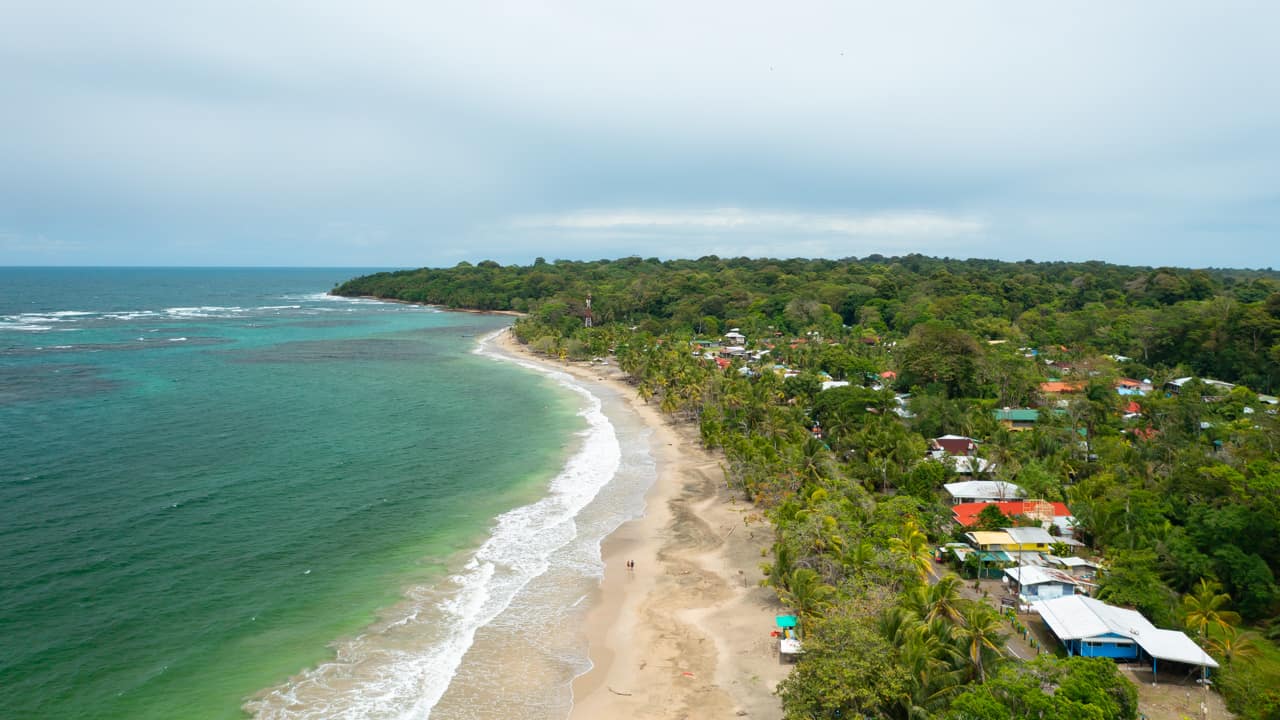 manzanillo-costa-rica-town-beach
