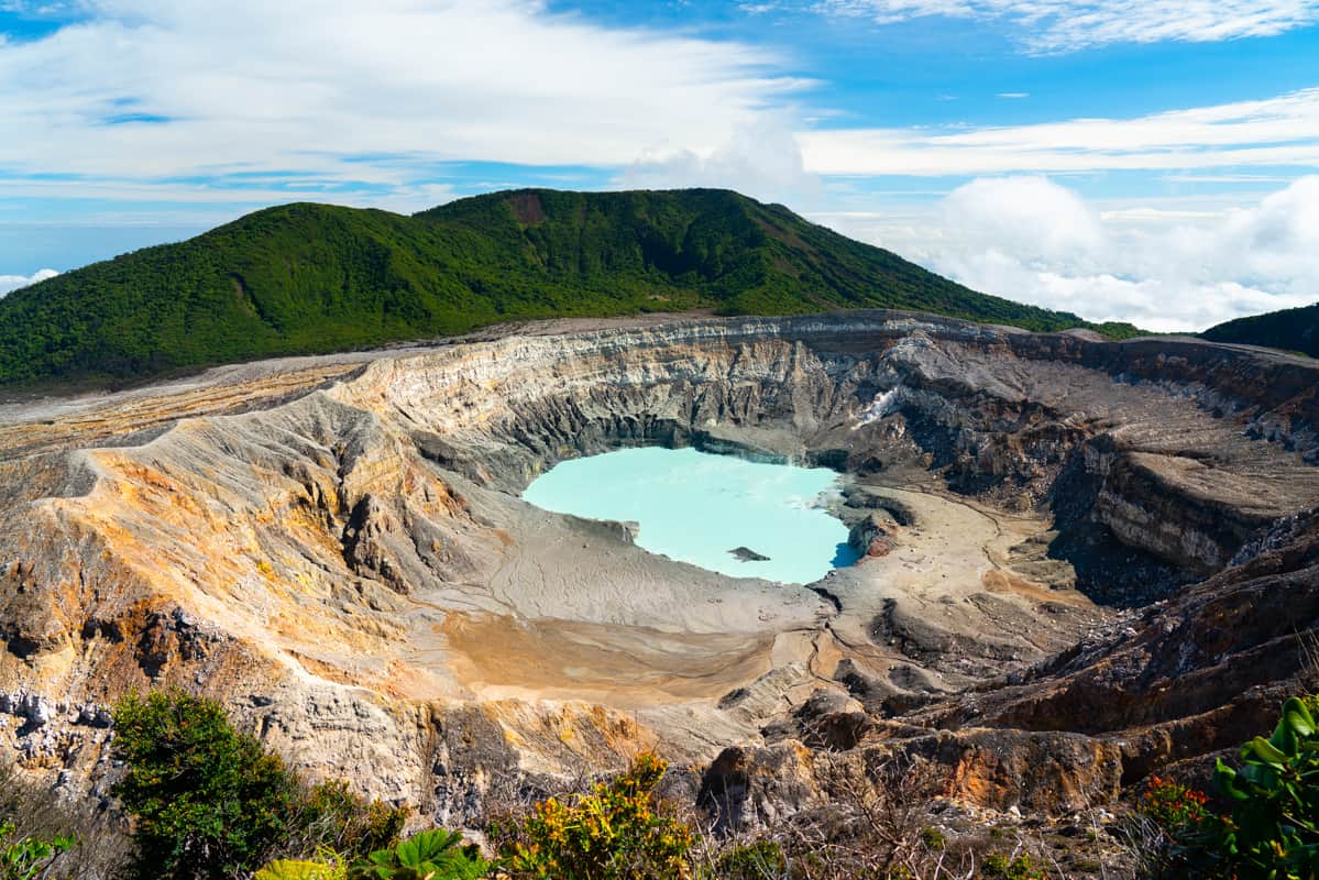 poas-volcano-crater