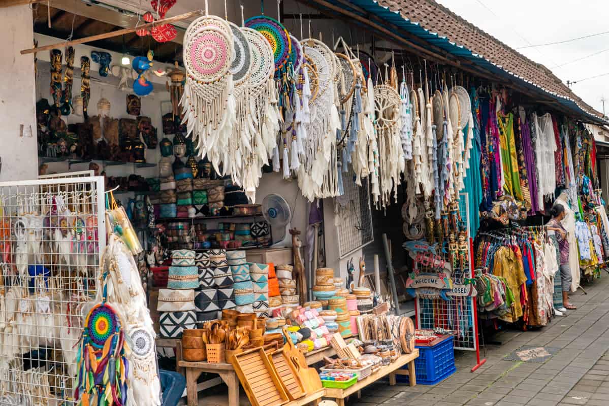 ubud-market-stalls