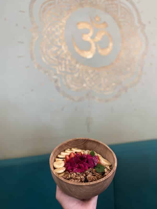 dharma-cafe-ubud-smoothiebowl