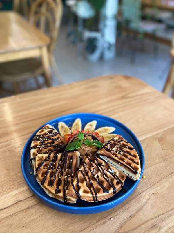 dharma-cafe-ubud-waffles