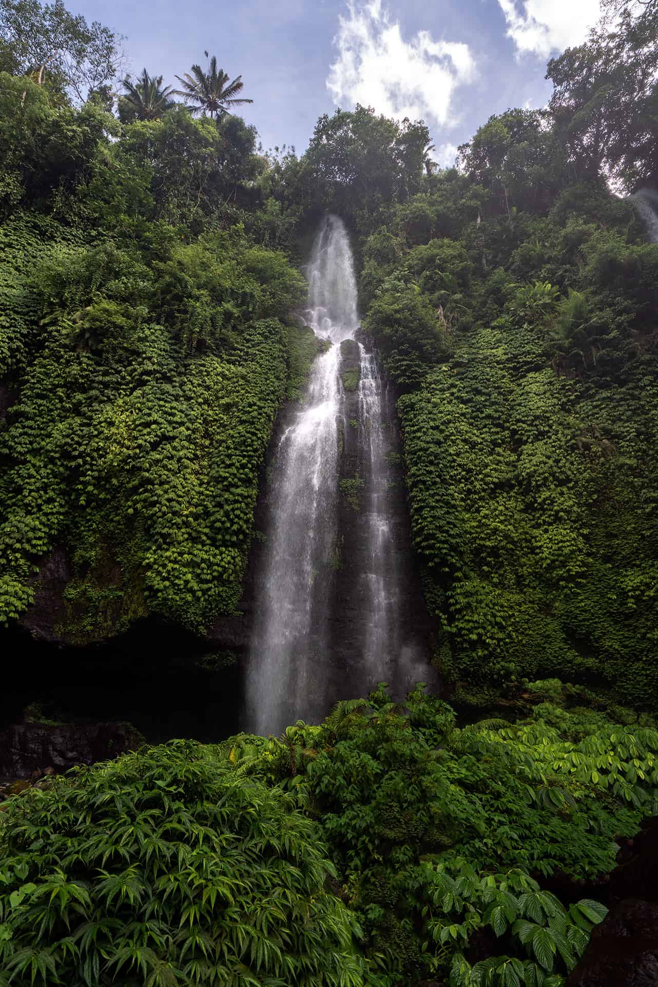 fiji-waterfall-single