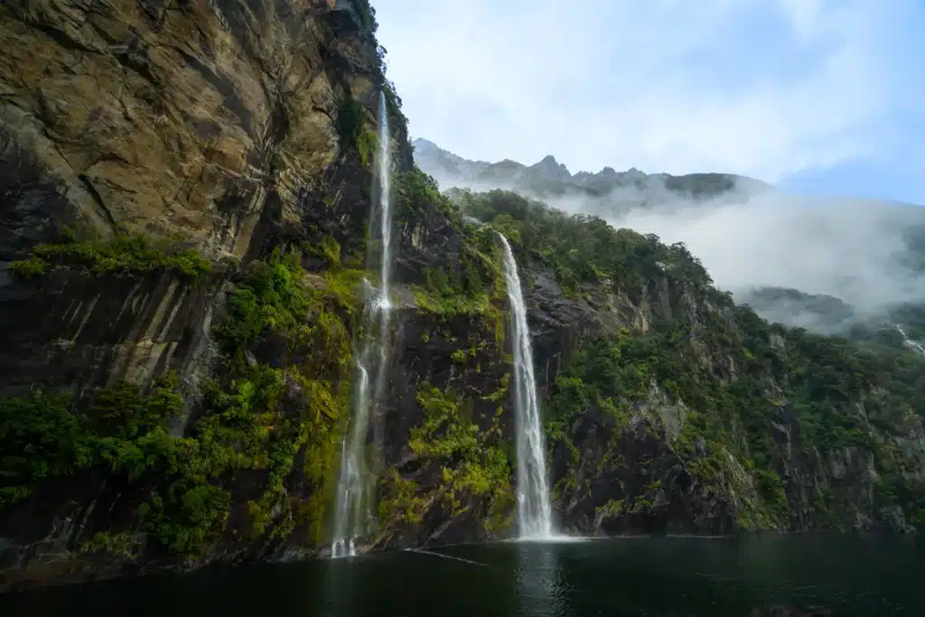 milford-sound-waterfalls-
