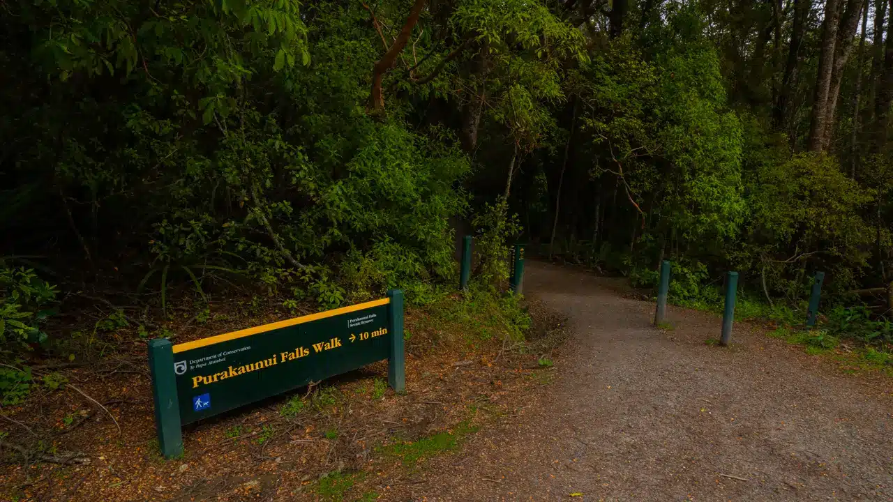 Purakaunui-Falls-walk-sign