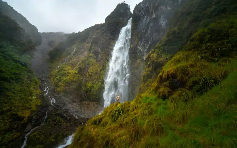 Visitors Guide to DEVILS PUNCHBOWL WATERFALL in New Zealand