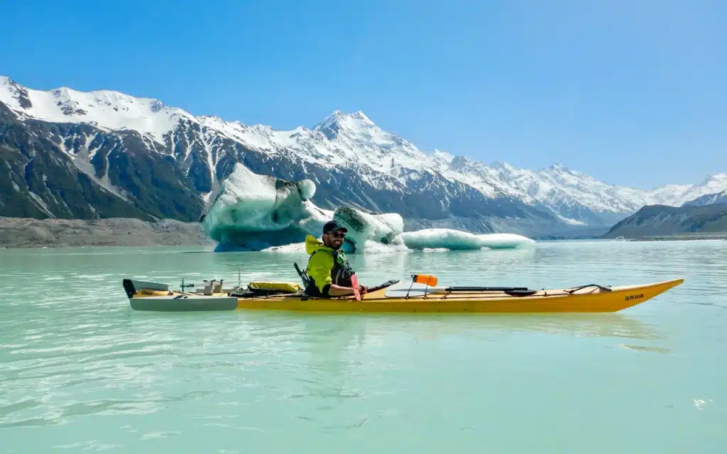 glacier-kayaking