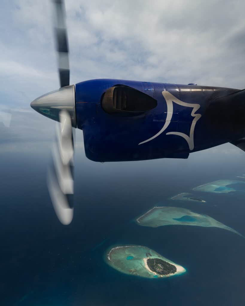 Maldives-atolls-seen-from-sea-plane