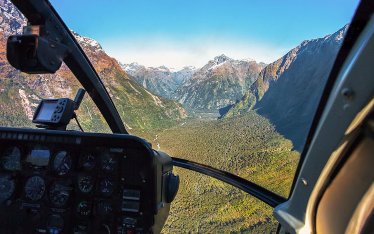 milford-sound-helicopter-tour