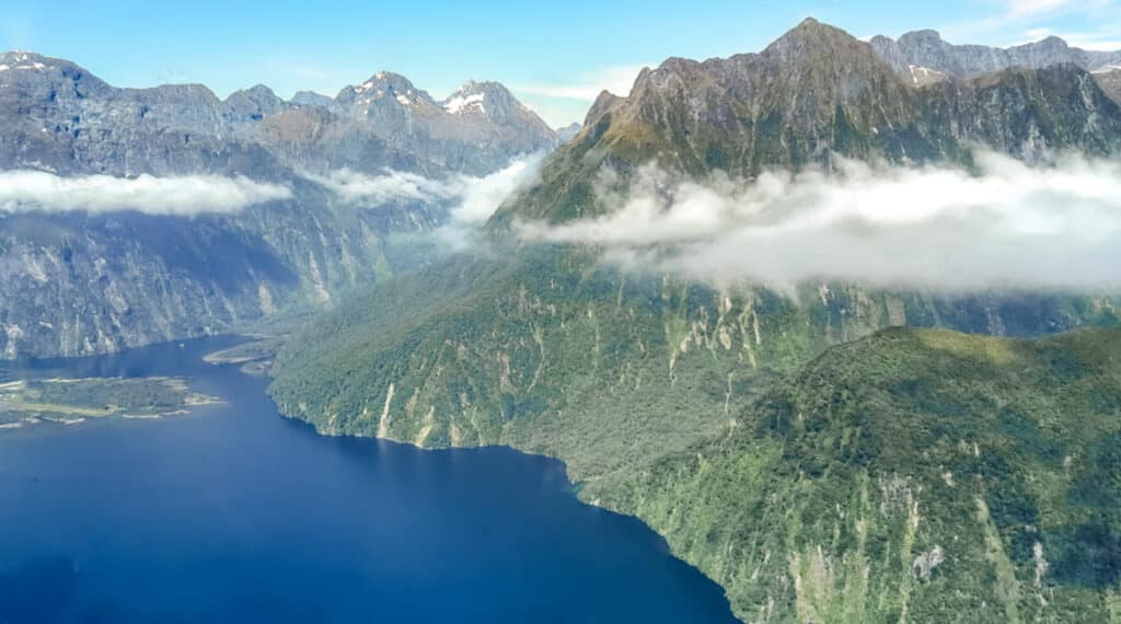 milford-sound-helicopter-view