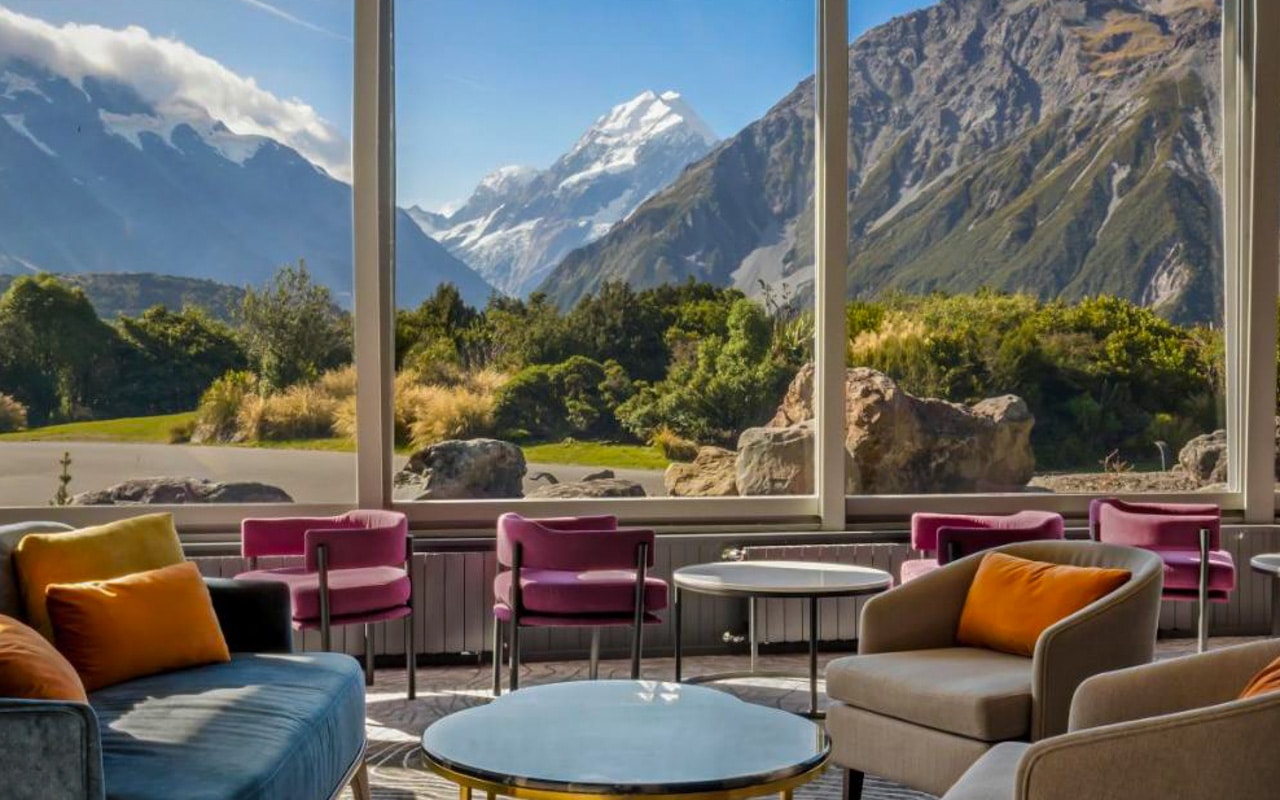 mount-cook-accommodation-hermitage-lobby