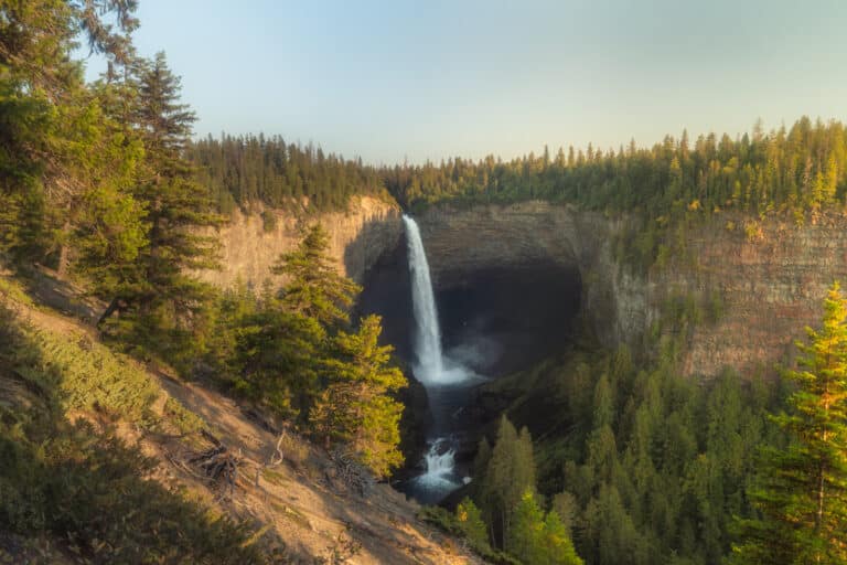 Stunning Helmcken Falls in Wells Gray Park – Visitors Guide