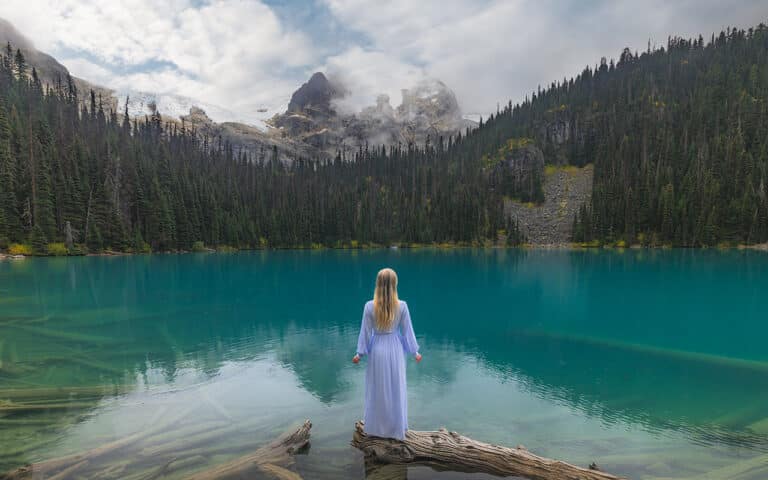 Joffre Lakes hike – How to visit the mesmerising turquoise lakes