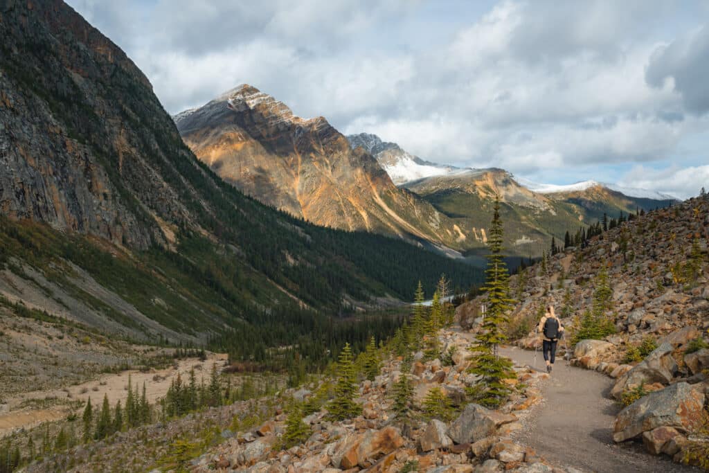 Mount-Edith-Cavell-hike-descending