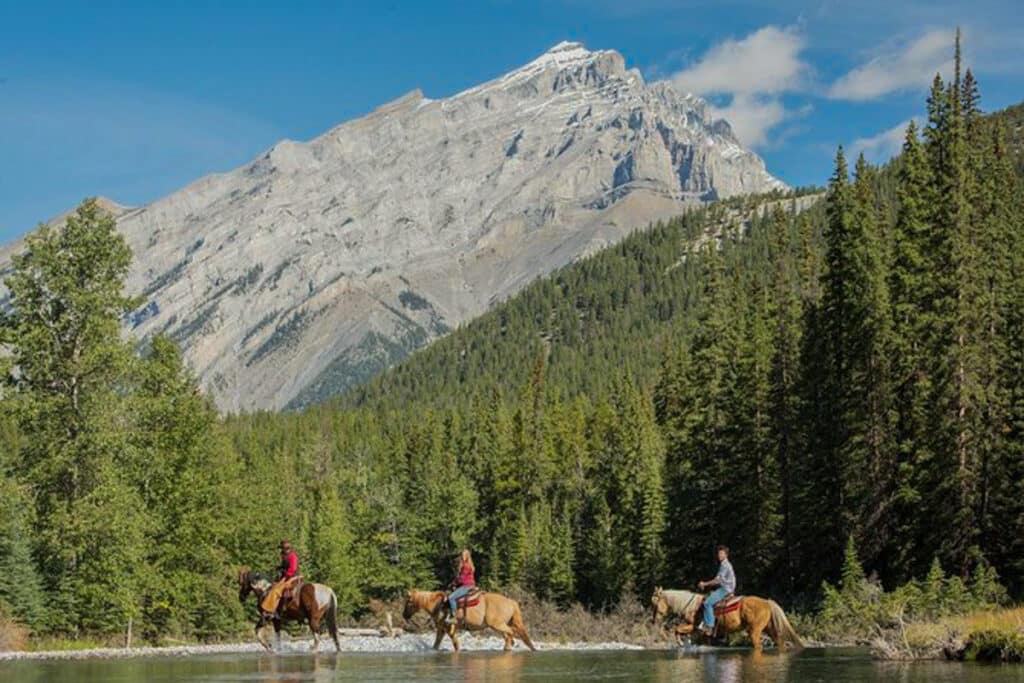 banff-horse-riding-bow-river-canada