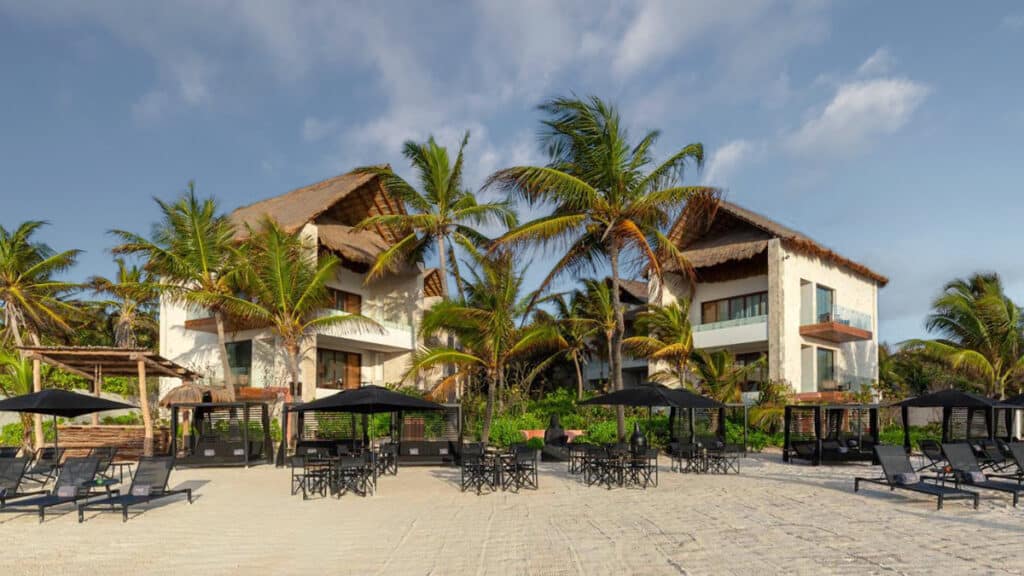 Hotels-On-The-Beach-in-Tulum-Mexico-Tago-Tulum