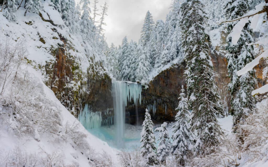 Tamanawas-Falls-winter