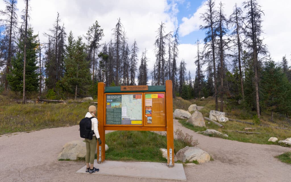 Valley-of-the-Five-Lakes-trailhead